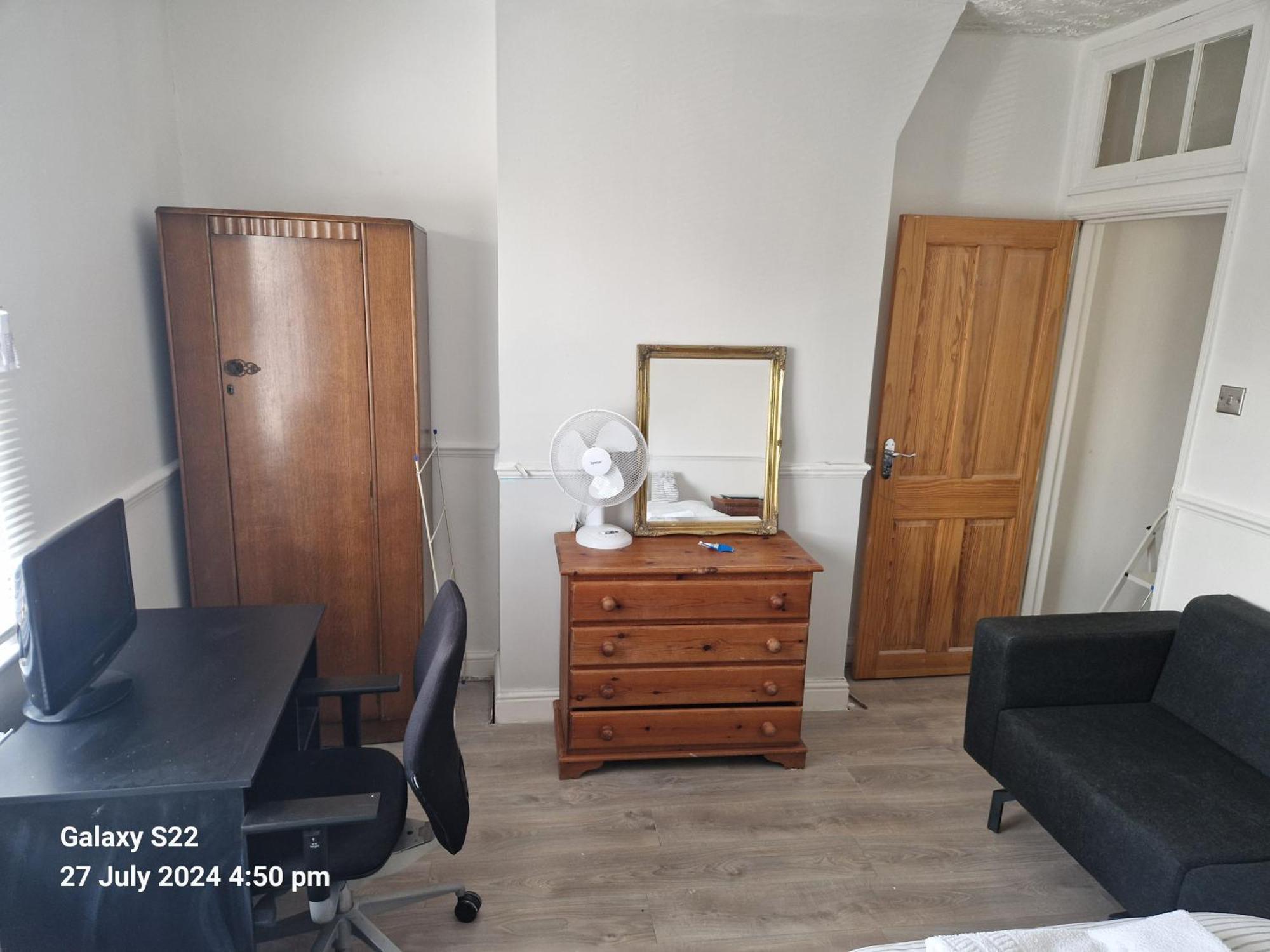 Large Bright Single Or Double Room Northfleet Exterior photo